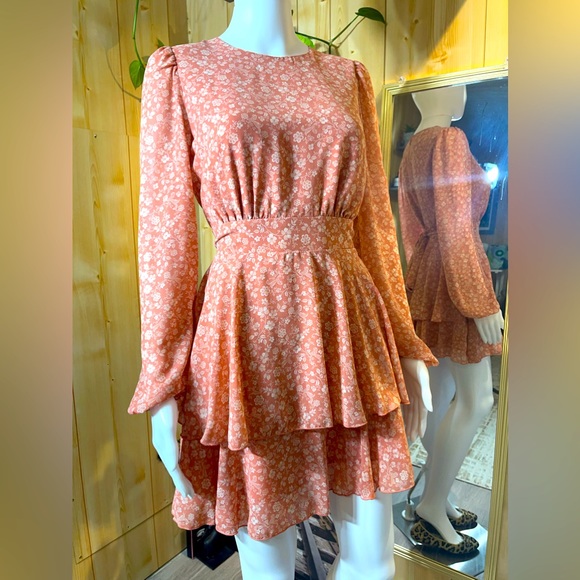 Forever 21 Dresses & Skirts - FOREVER21 $23 Floral Print mini dress Size S , Pink color.